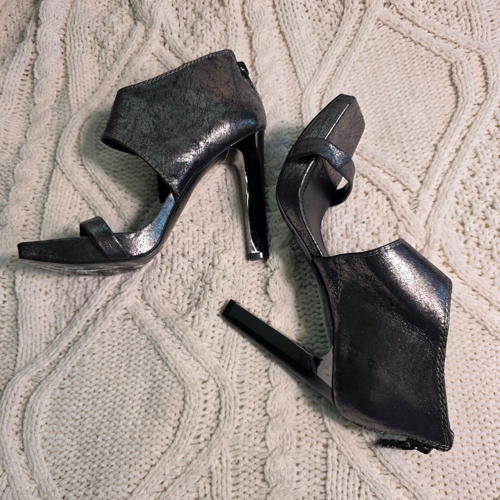 DKNY Heeled Sandals Gunmetal Metallic Leather Square Toe Ankle Cuff Women 8M NEW